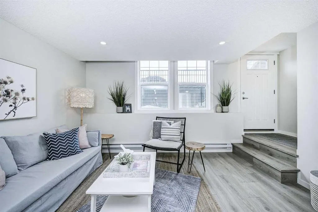 260 Rowley Way NW #101