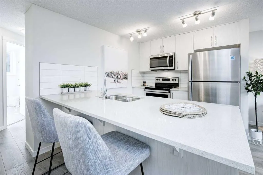 260 Rowley Way NW #101