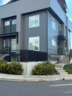 260 Rowley Way NW #101