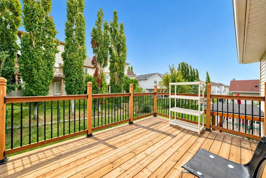 111 Arbour Stone Crescent NW
