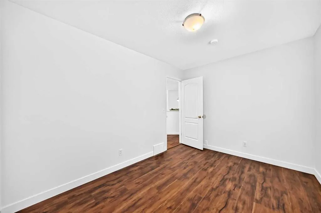 111 Arbour Stone Crescent NW