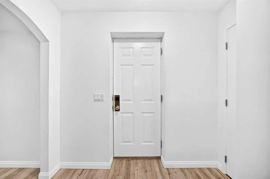 111 Arbour Stone Crescent NW