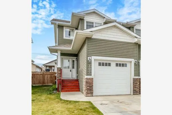 107 Henderson Crescent