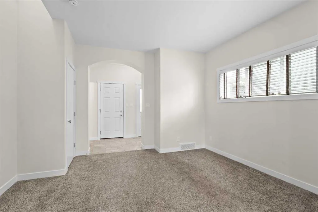 107 Henderson Crescent