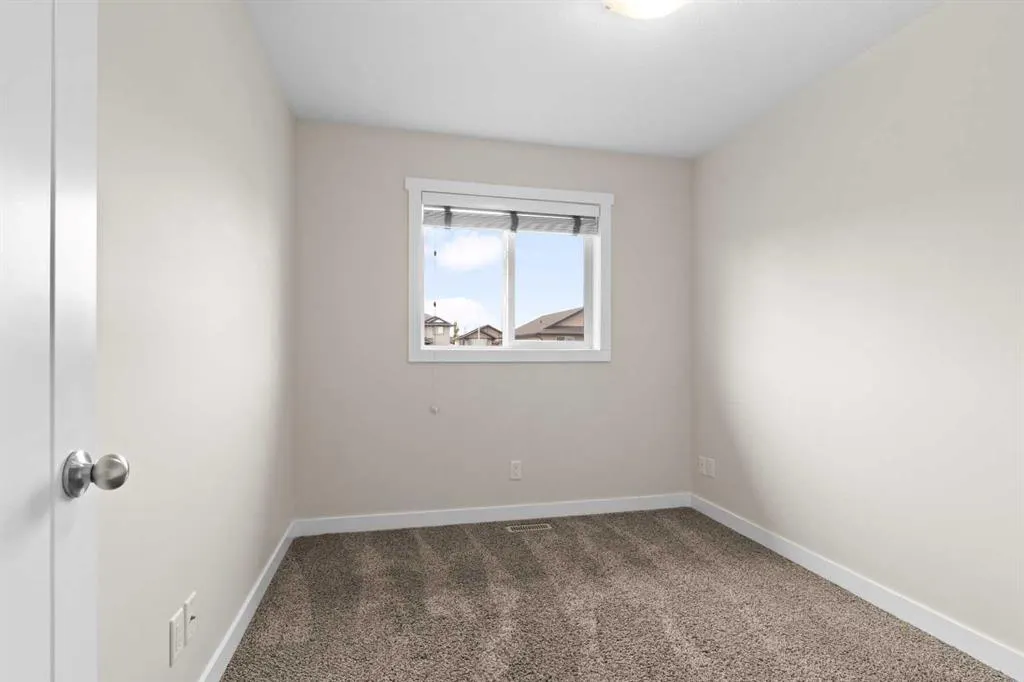 107 Henderson Crescent