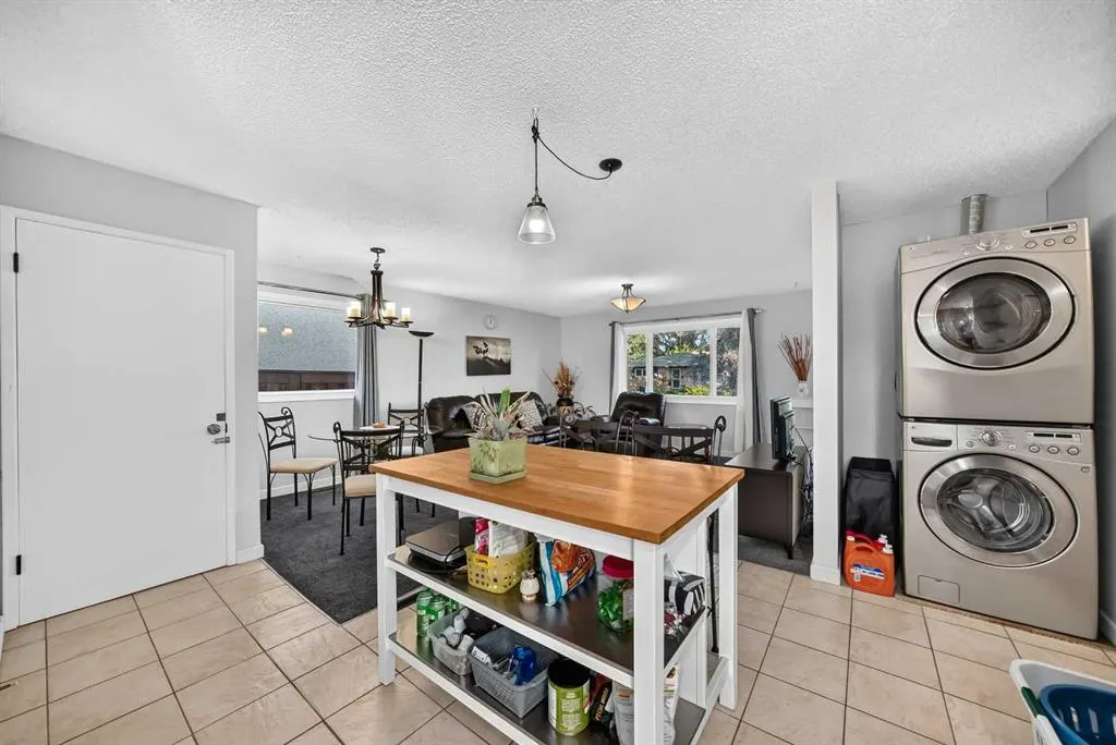 10647 Shillington Crescent SW