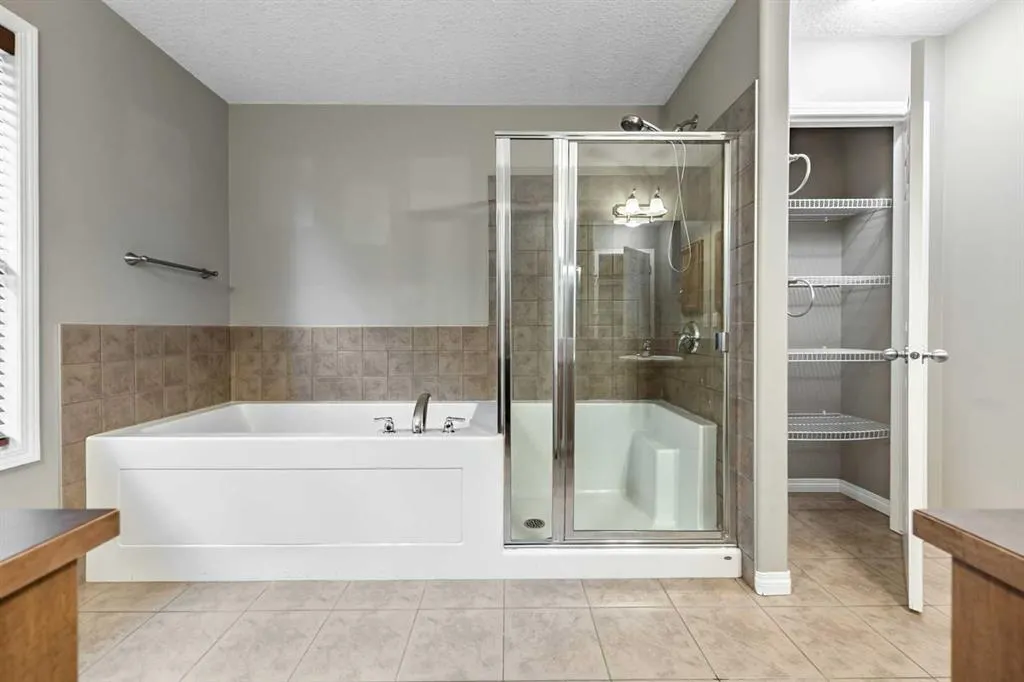 29 Mahogany View SE