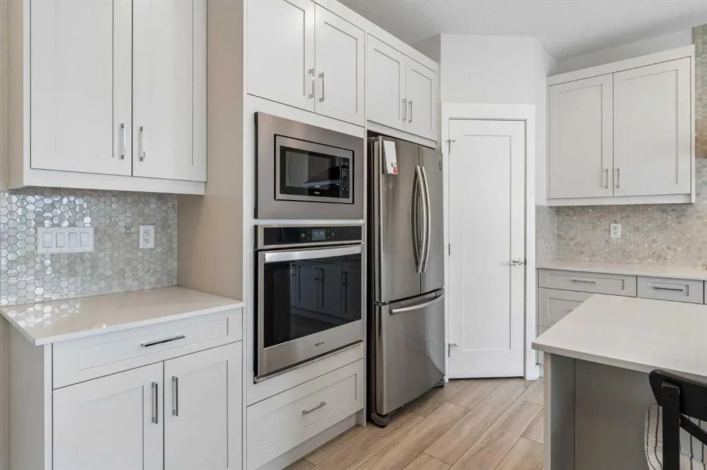 35 Walgrove SE #303
