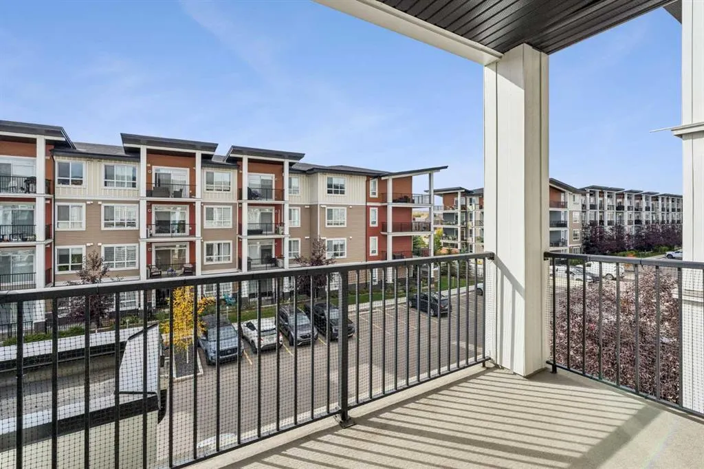 35 Walgrove SE #303