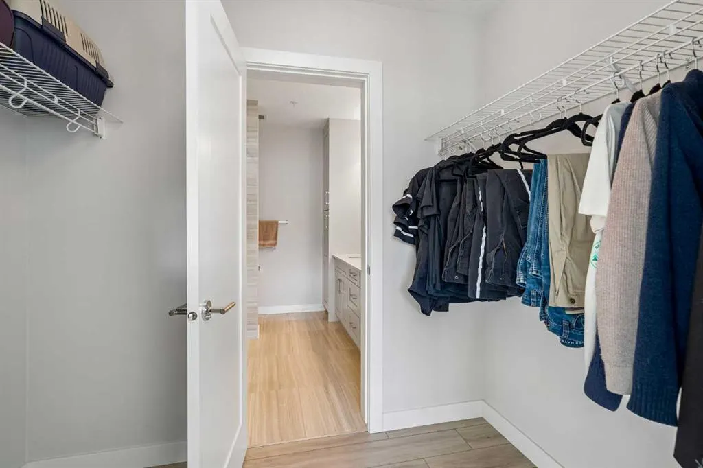35 Walgrove SE #303