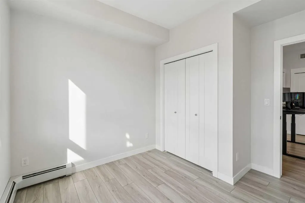 35 Walgrove SE #303