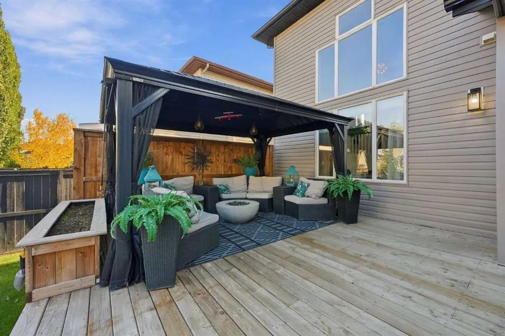 128 Seagreen Way