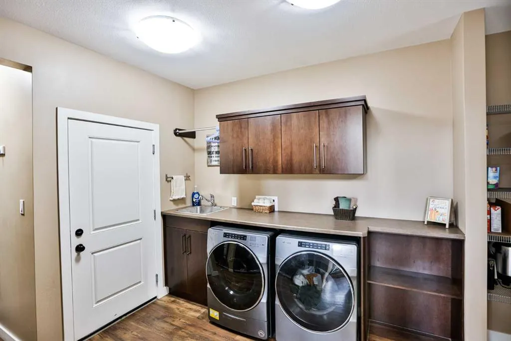 555 Devonia Road W