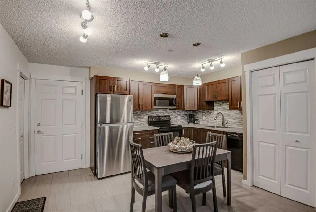 279 Copperpond Common SE #2108