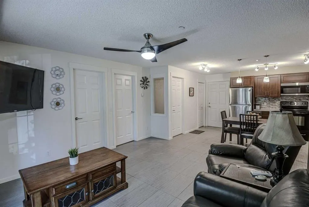 279 Copperpond Common SE #2108