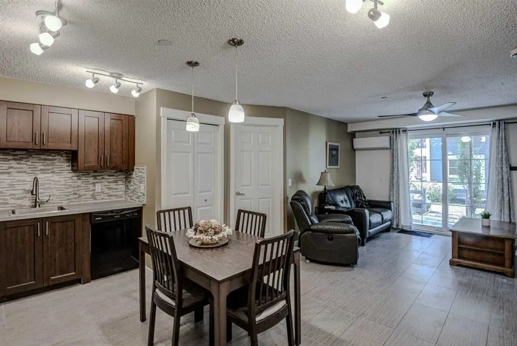 279 Copperpond Common SE #2108