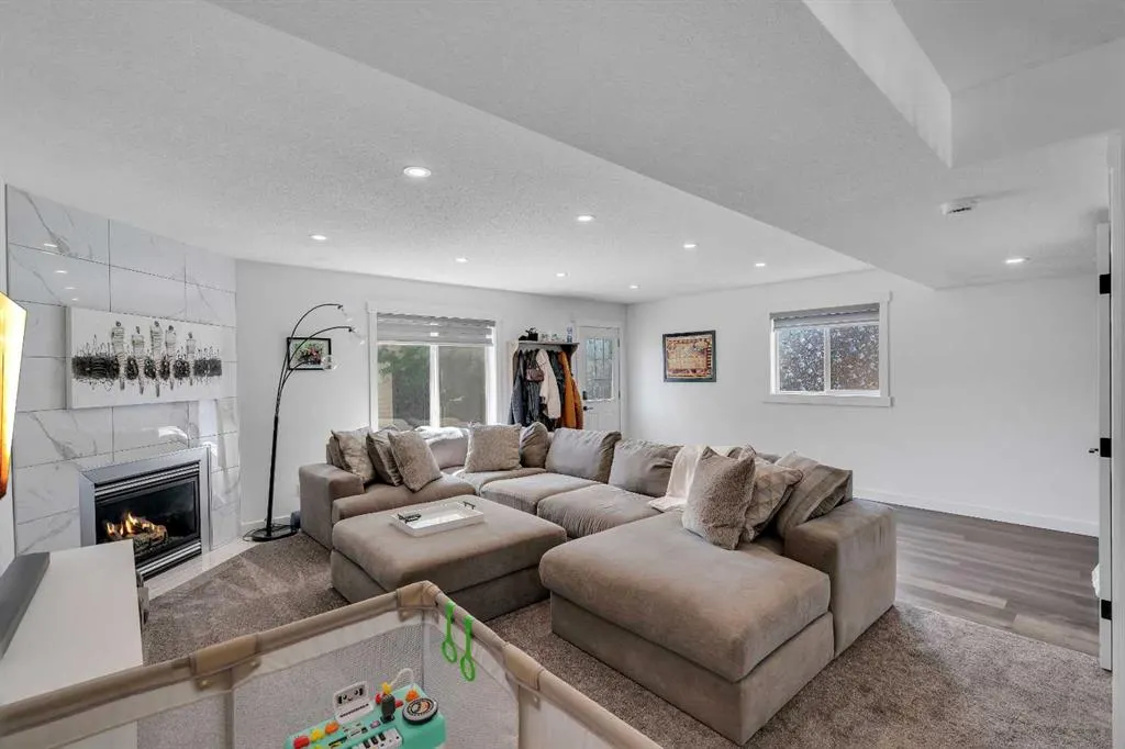 279 Covehaven View NE