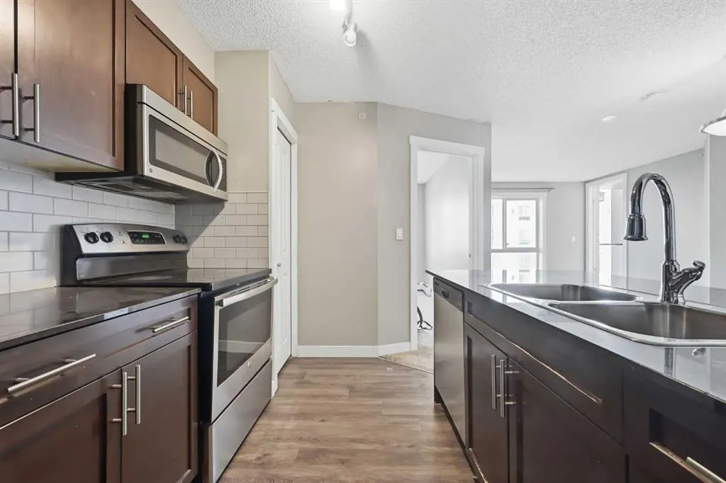 10 Kincora Glen Park NW #504