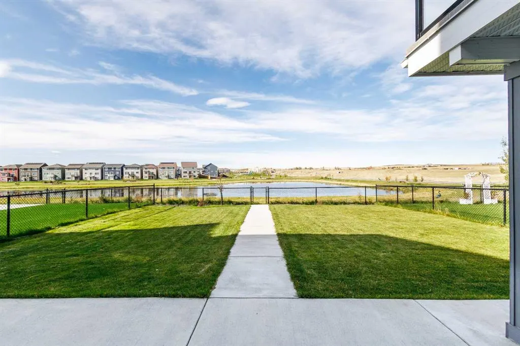 335 Lucas Way NW