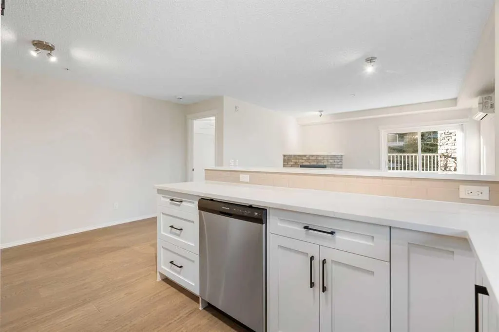 115 Prestwick Villas SE #1112