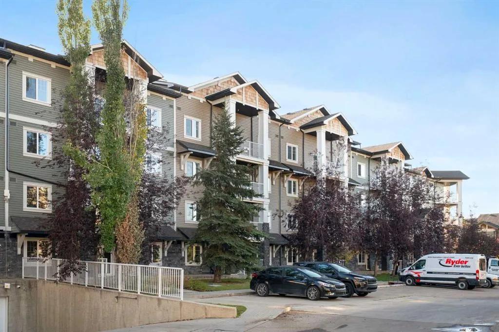 115 Prestwick Villas SE #1112