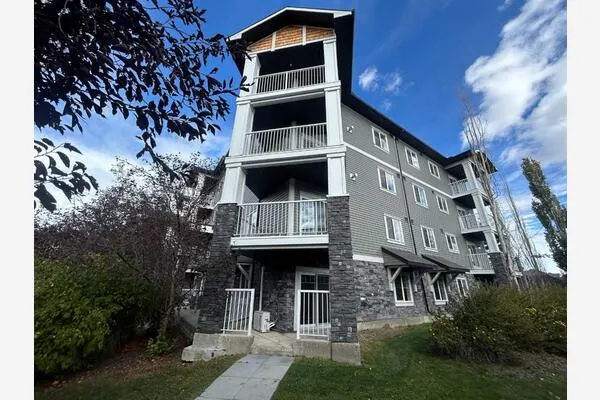 115 Prestwick Villas SE