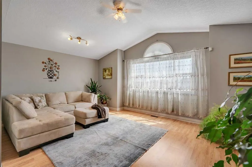 84 Willowbrook Crescent NW