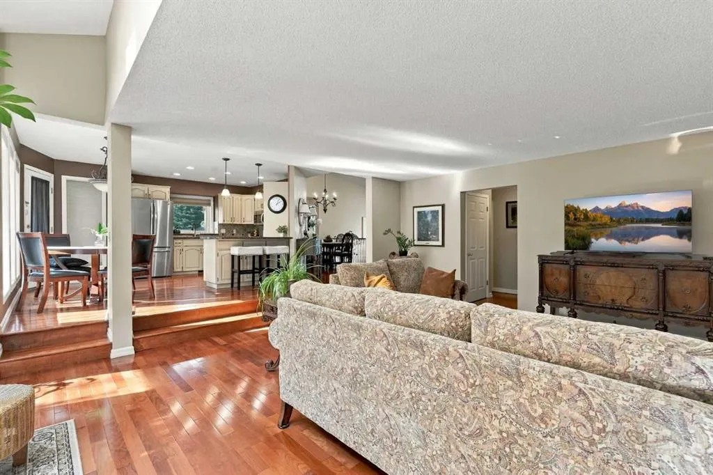 21 Mt Robson Close SE