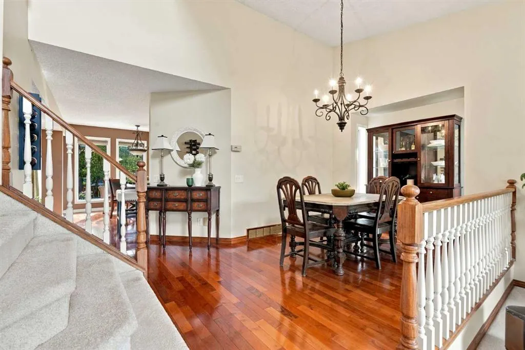 21 Mt Robson Close SE