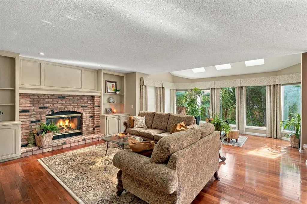 21 Mt Robson Close SE