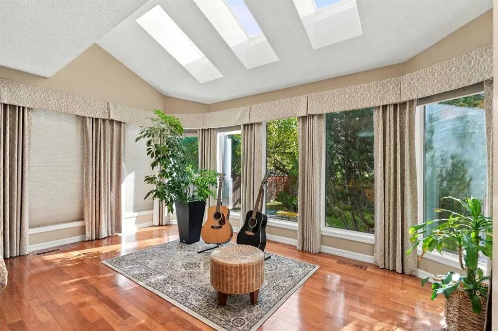 21 Mt Robson Close SE
