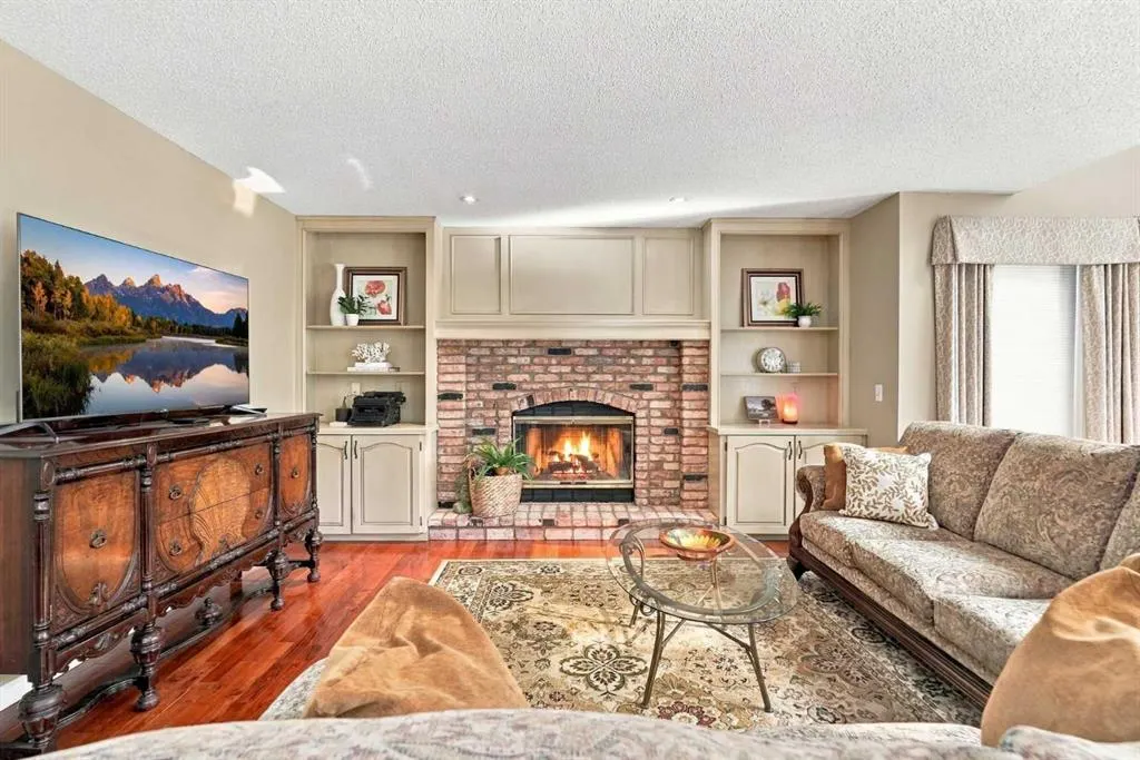 21 Mt Robson Close SE
