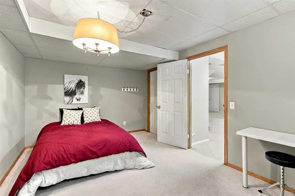 21 Mt Robson Close SE