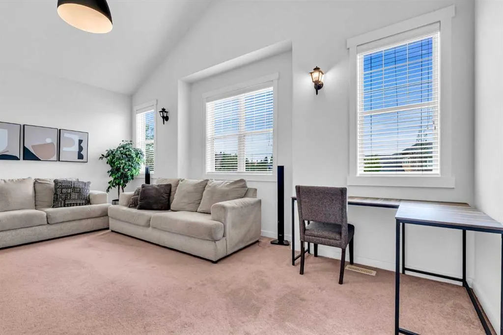 452 Evergreen Circle SW