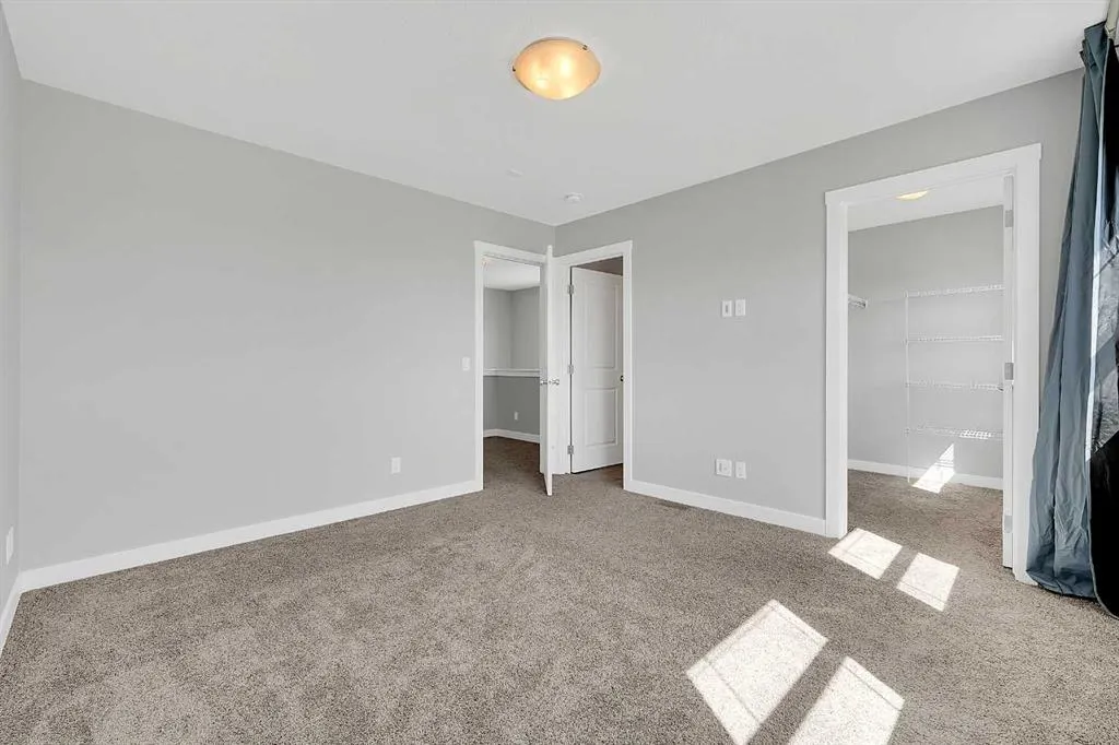 125 Edith Gate NW