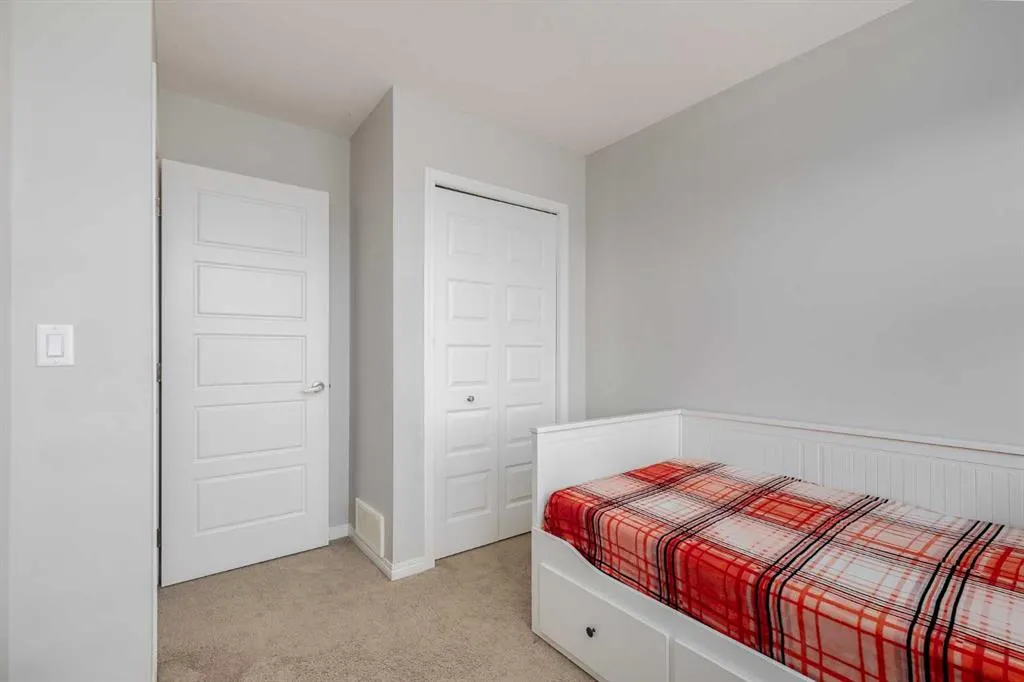 280 Williamstown Close NW #302