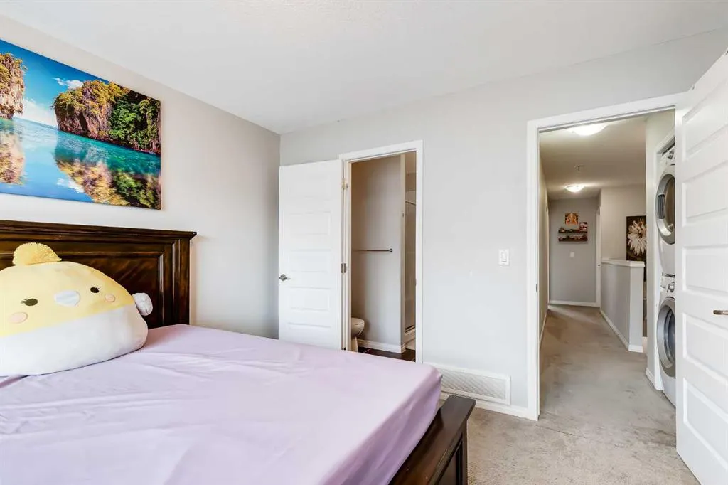 280 Williamstown Close NW #302