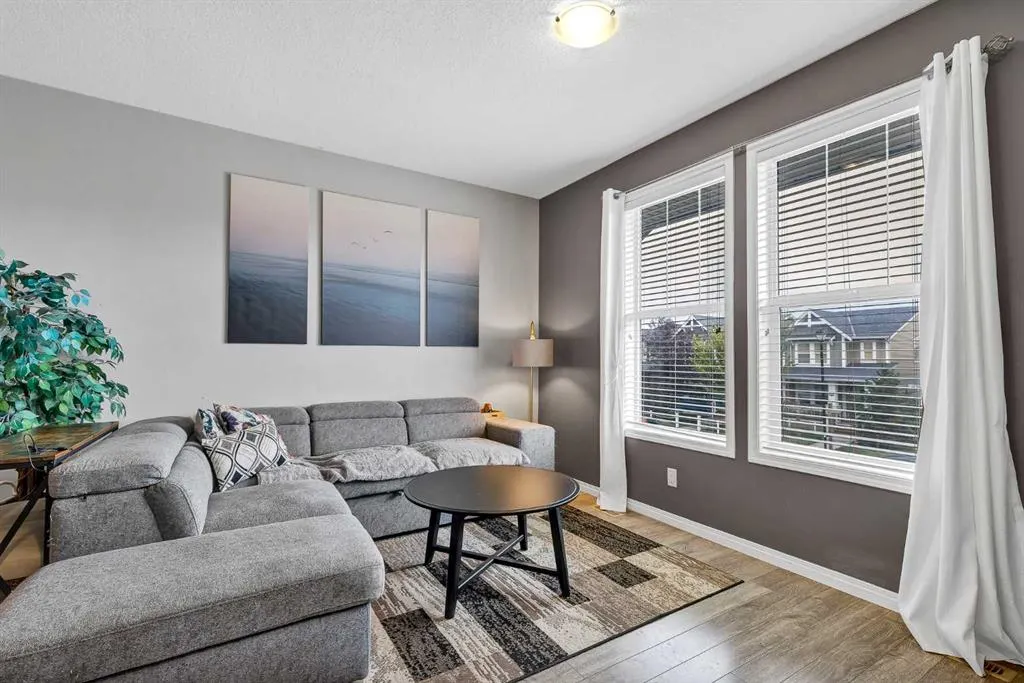 280 Williamstown Close NW #302