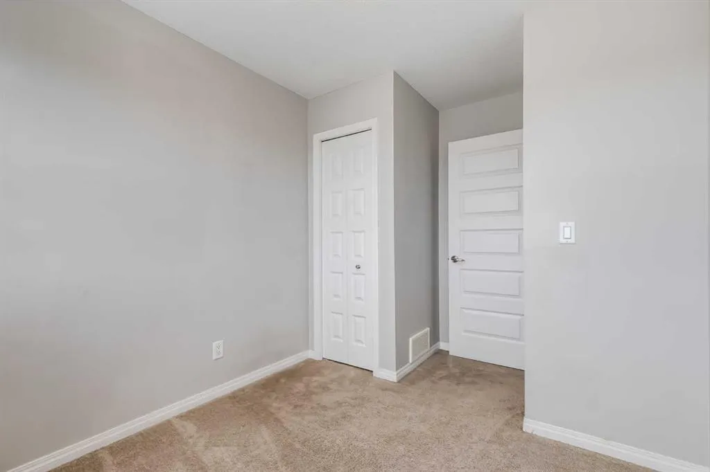 280 Williamstown Close NW #302