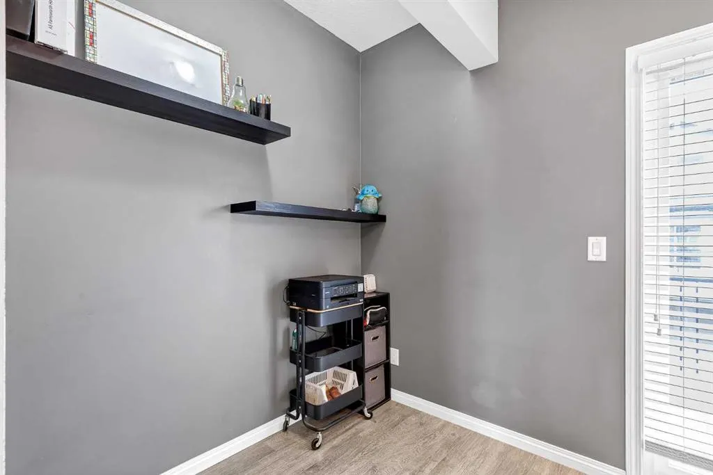 280 Williamstown Close NW #302