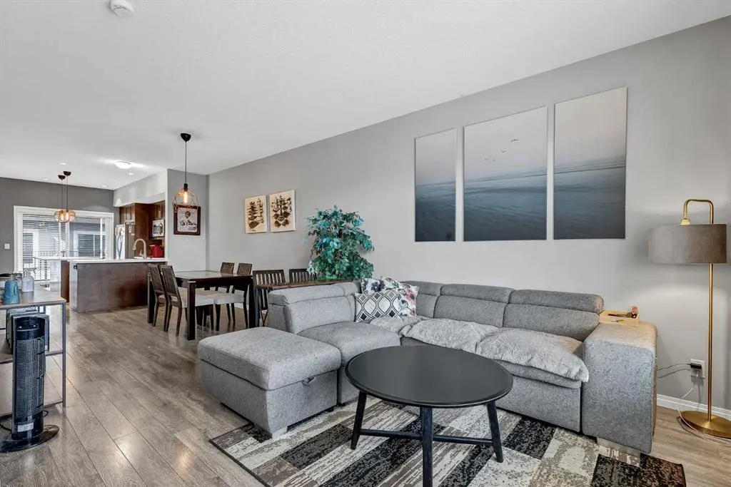 280 Williamstown Close NW #302