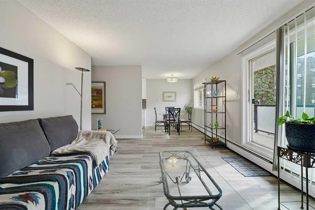 617 56 Avenue SW #201
