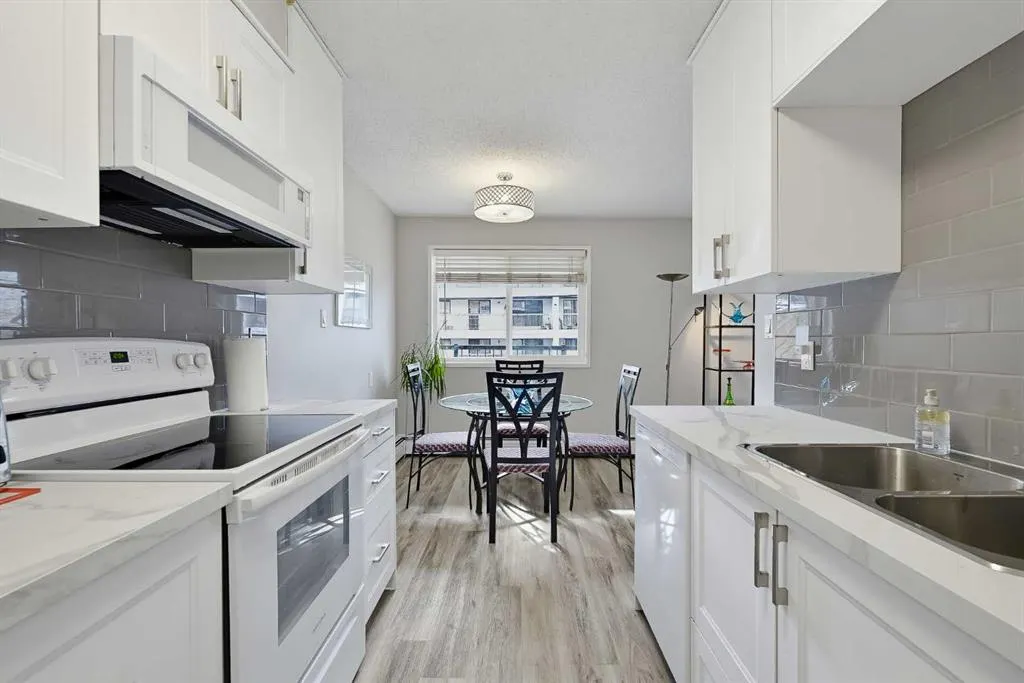 617 56 Avenue SW #201