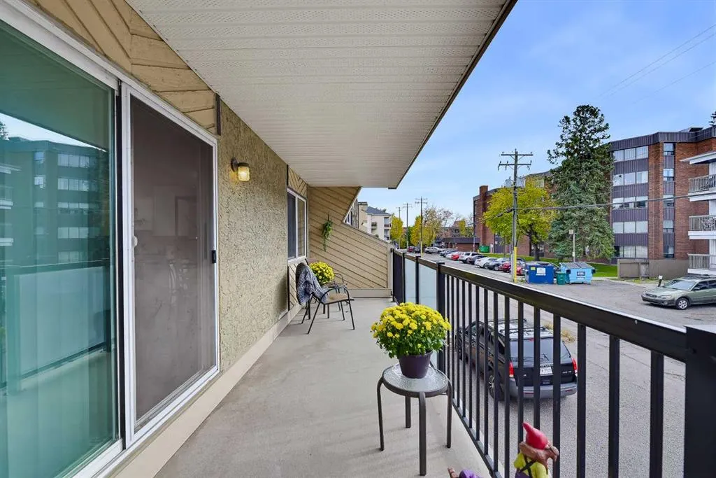 617 56 Avenue SW #201