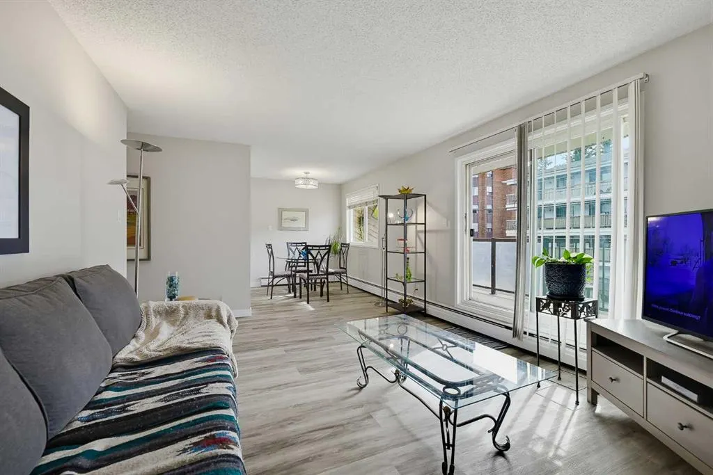 617 56 Avenue SW #201
