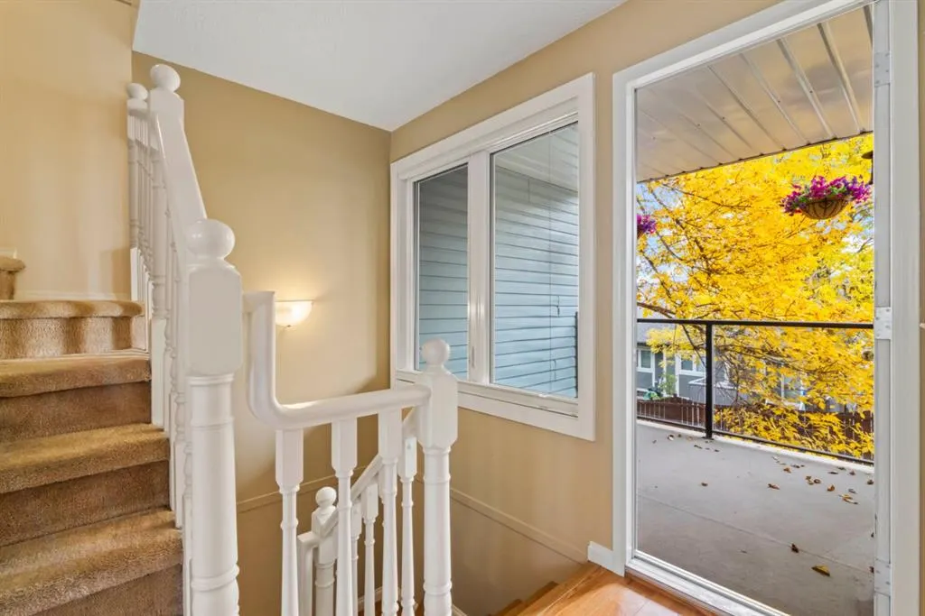 76 Coachway Gardens SW