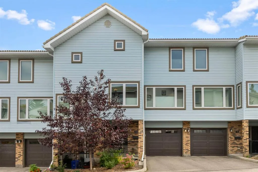 76 Coachway Gardens SW