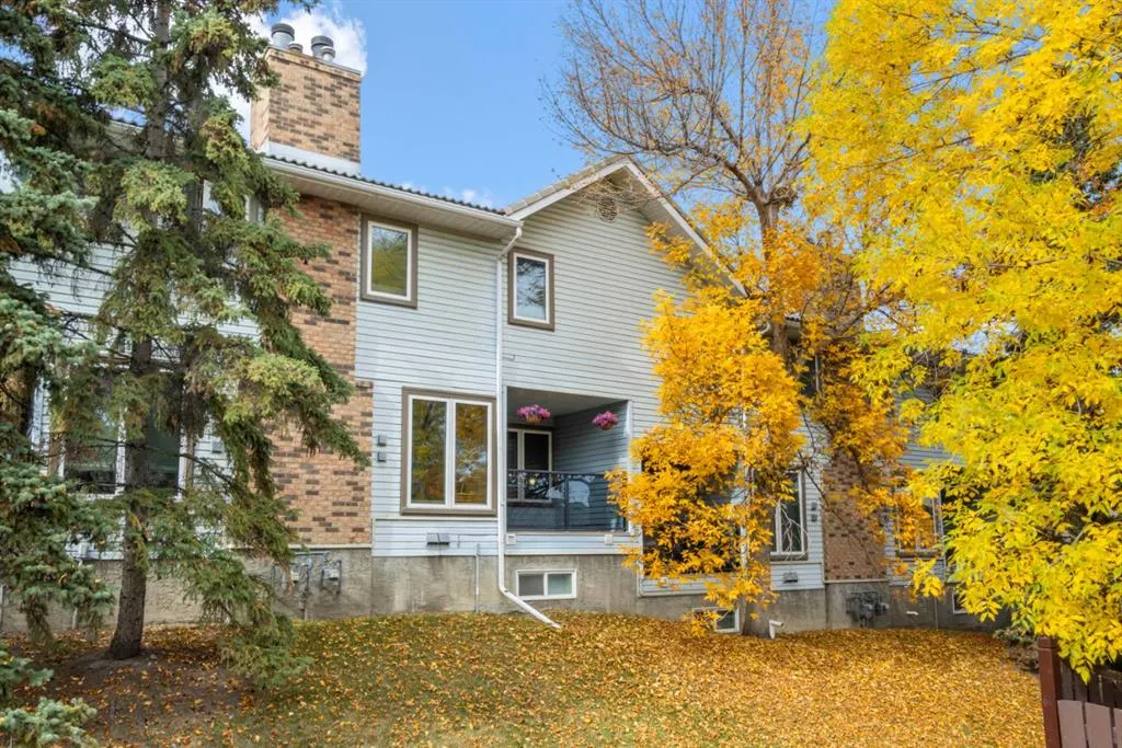 76 Coachway Gardens SW