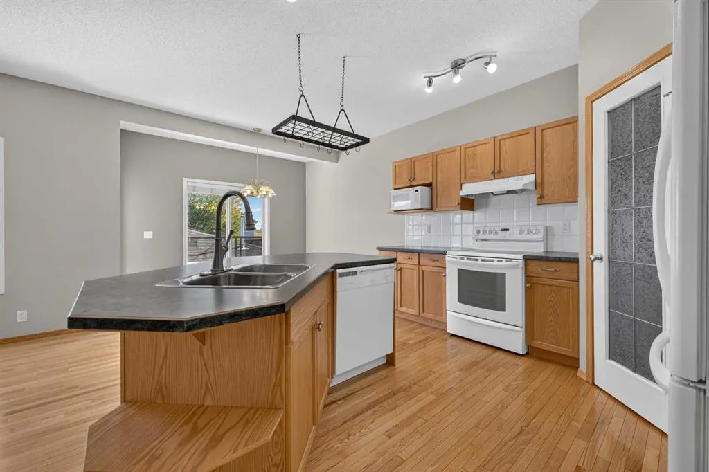 49 Coville Bay NE