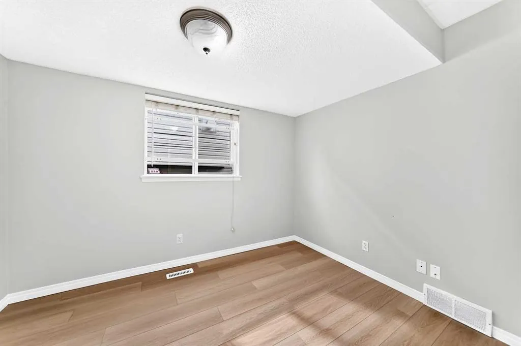 352 Copperfield Gardens SE